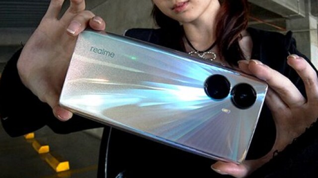 Realme Holiday Smartphone सेल ने मचाई धूम, 10 हजार रूपये से ज्यादा सस्ते हुए स्मार्टफोन