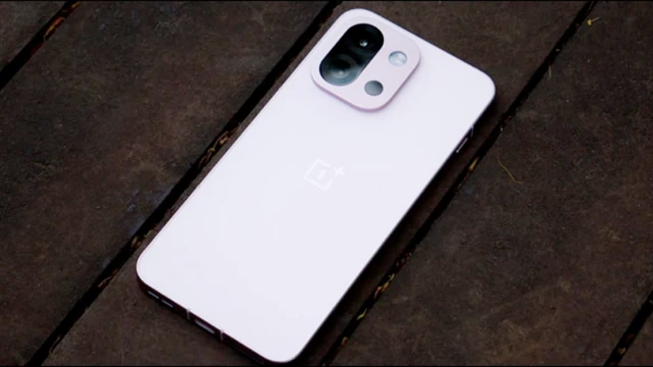 OnePlus 15 Leak Hints